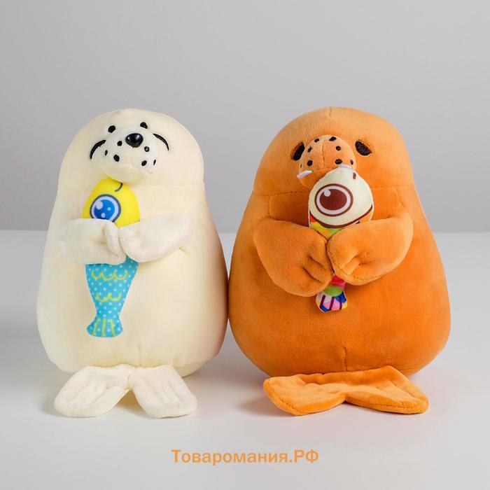 Мягкая игрушка «Нерпа с рыбкой», МИКС