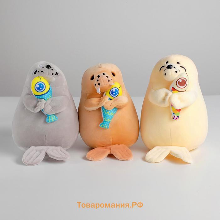 Мягкая игрушка «Нерпа с рыбкой», МИКС